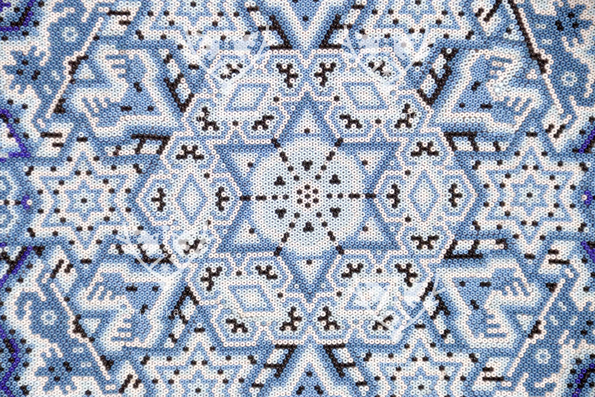 Nierika de Chaquira micro Círculo Huichol - Tatei nariwame - Nuestra madre de la lluvia - 40.3 cm.