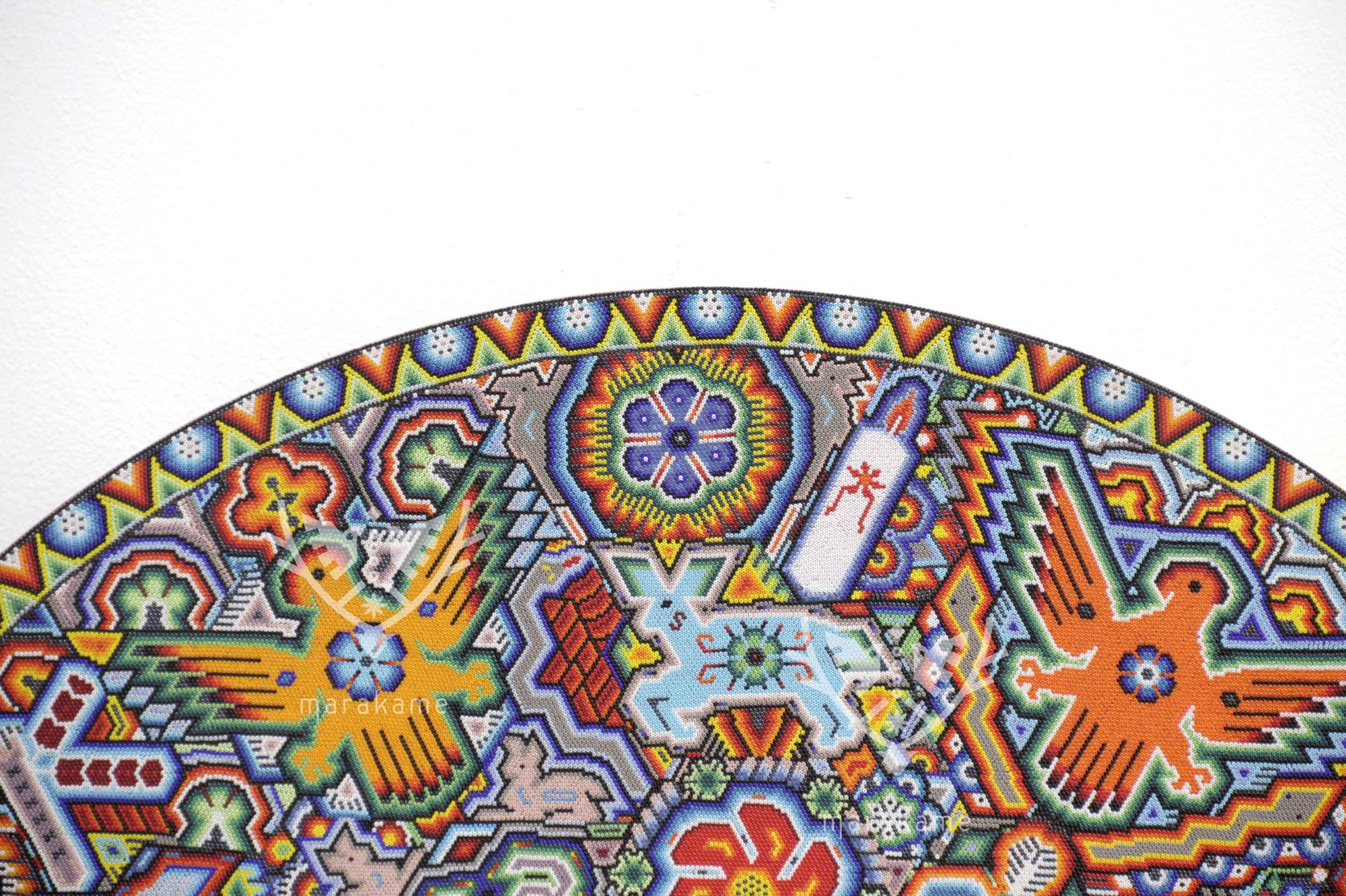 Nierika de Chaquira micro Huichol Circle - Maxakuaxi Yeiyarieya in Mukuyuawi - The vision of maxakuaxi in Mukuyuawi - 80 cm.