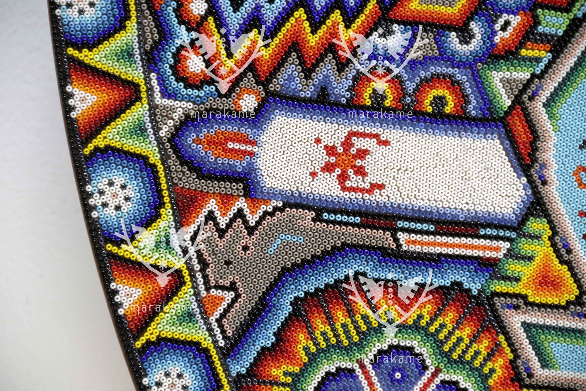 Nierika de Chaquira micro Huichol Circle - Maxakuaxi Yeiyarieya in Mukuyuawi - The vision of maxakuaxi in Mukuyuawi - 80 cm.