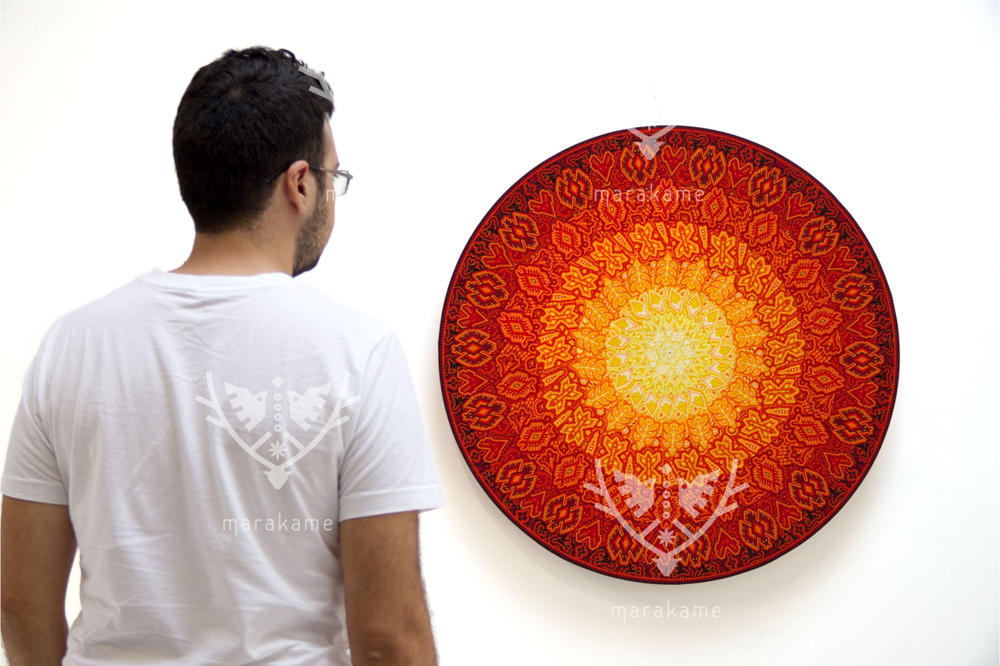 Nierika de Chaquira micro Círculo Huichol - Flor de fuego: polen, visión y territorio - 80 cm.