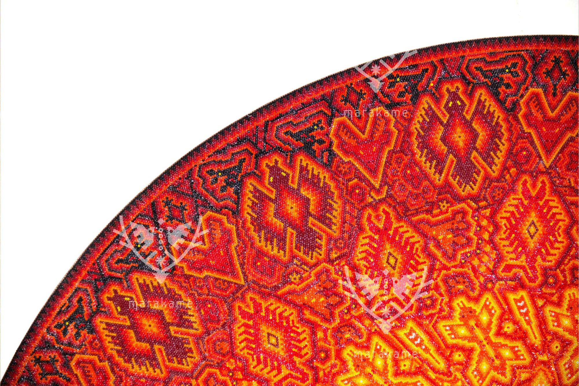 Nierika de Chaquira micro Círculo Huichol - Flor de fuego: polen, visión y territorio - 80 cm.