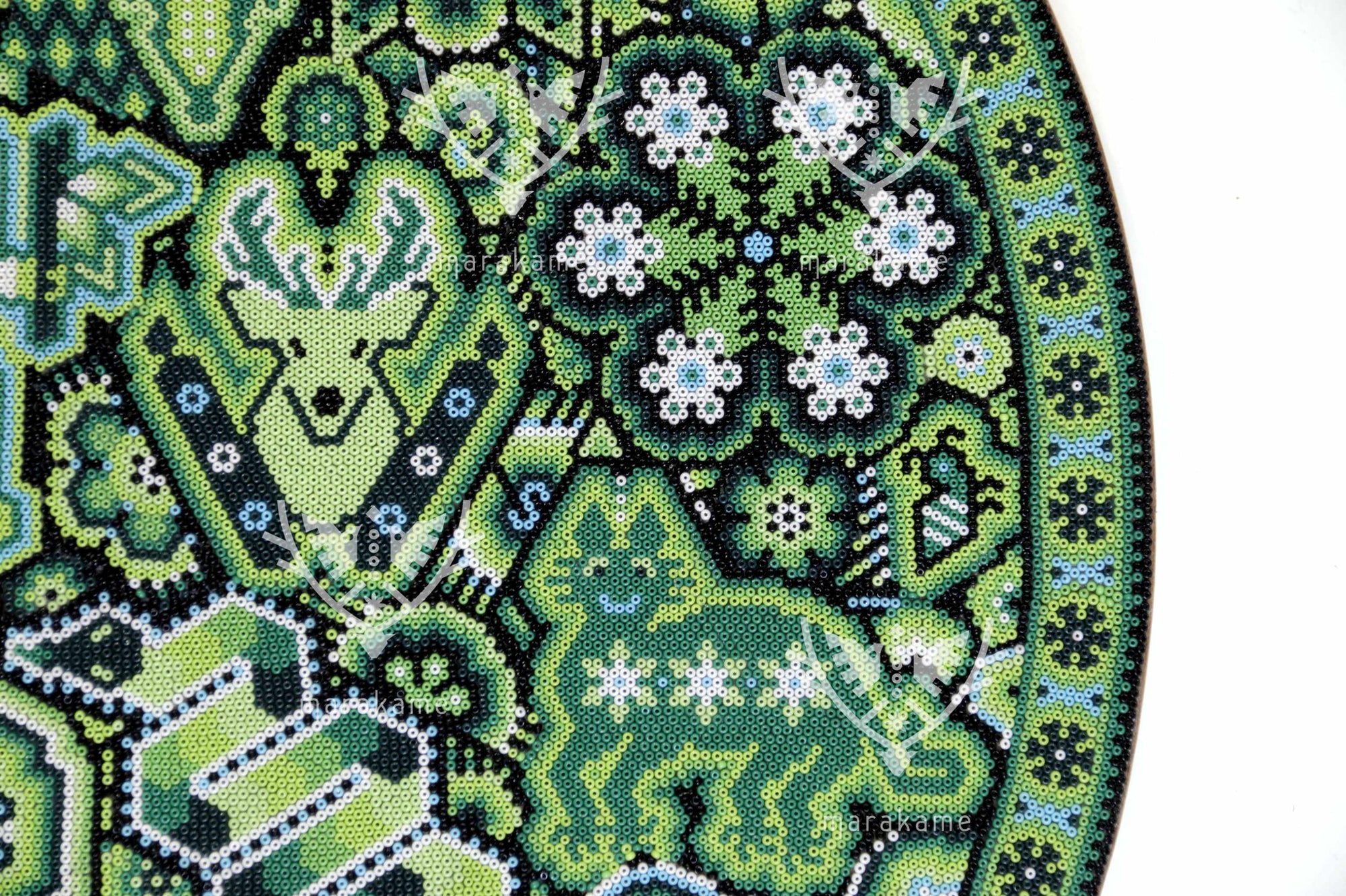 Nierika de Chaquira micro Círculo Huichol - Mara'akame en Hikuri Neixa - 40.3 cm.