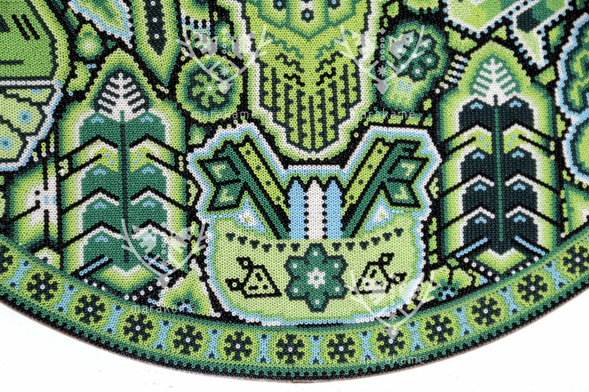 Nierika de Chaquira micro Círculo Huichol - Mara'akame en Hikuri Neixa - 40.3 cm.