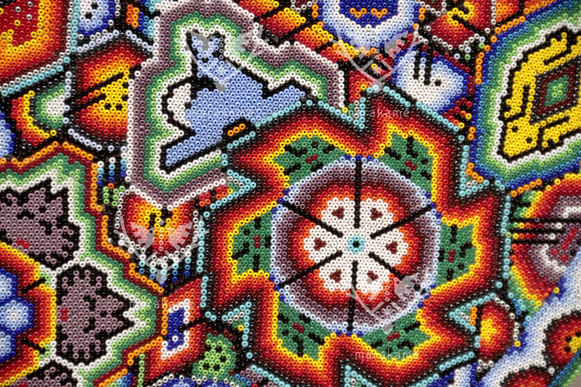 Nierika de Chaquira micro Círculo Huichol - Wirikuta Wa Usa Manti Neika - 40 cm.