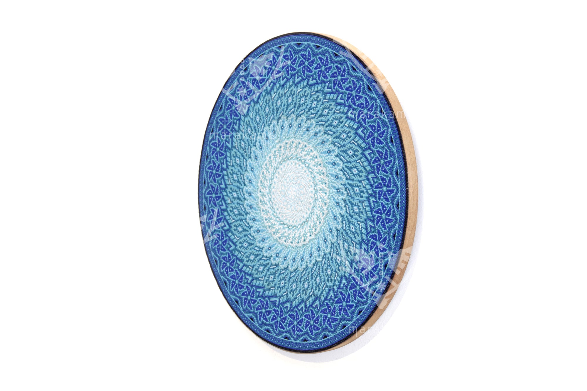 Nierika de Chaquira micro Círculo Huichol - Wirikuta tuutú yuyuawi - Flores azules del desierto de Wirikuta - 40 cm.