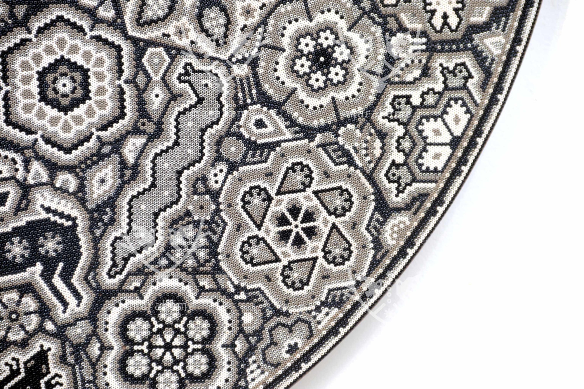 Nierika de Chaquira Círculo Huichol - Maxa Y+wi - Venado Gris - 80 cm.