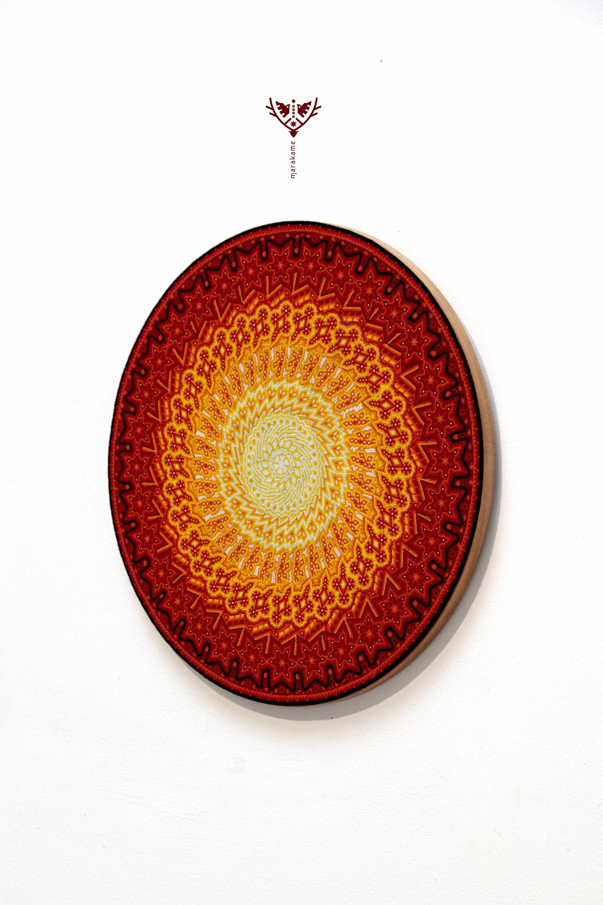 Nierika de Chaquira micro Círculo Huichol - Visión de Tatewari - 40 cm.