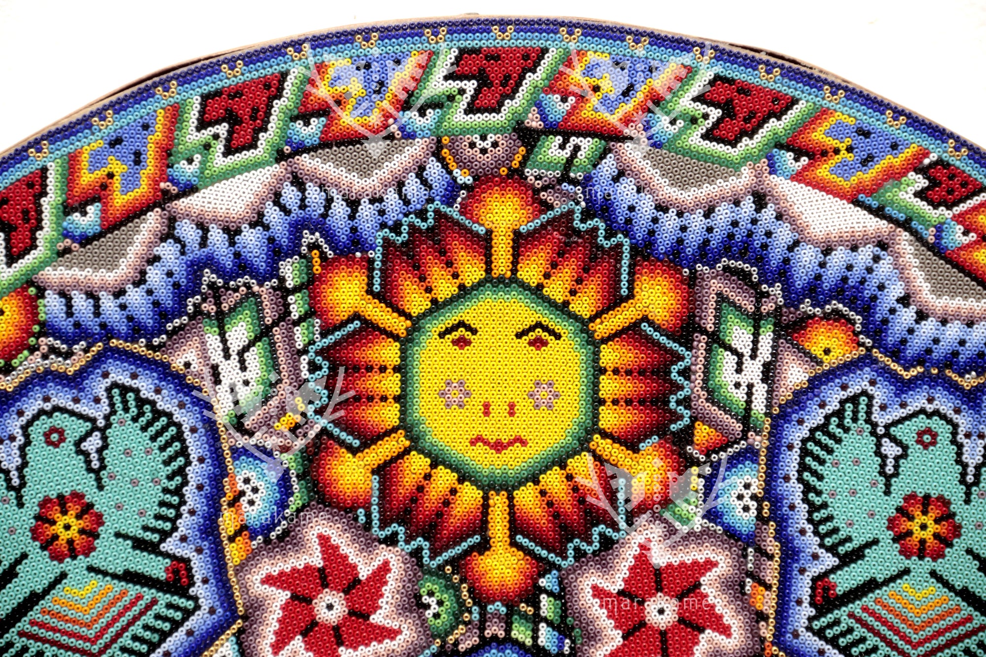 Nierika de Chaquira micro Círculo Huichol - Tseriekame - 40 cm.