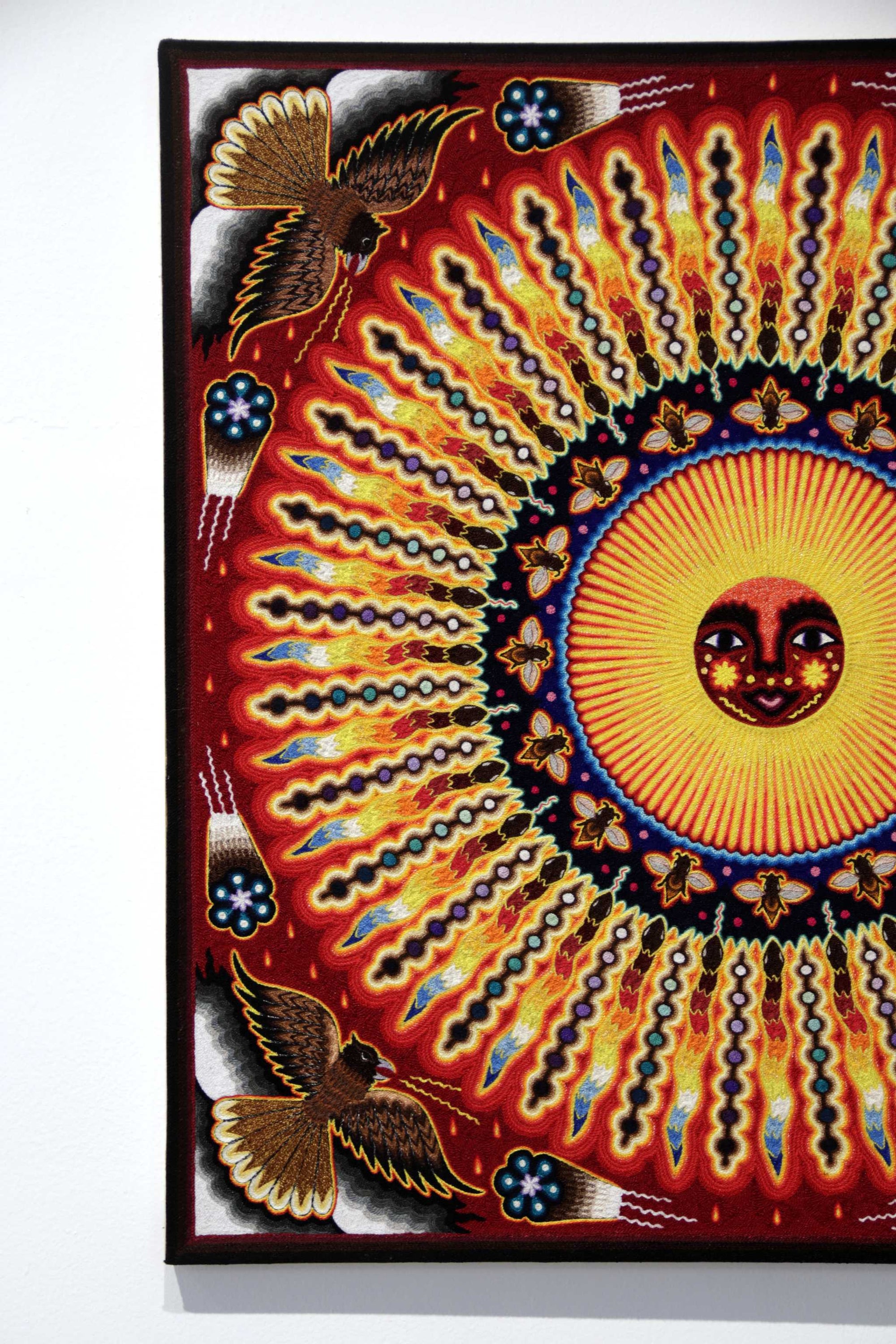 Nierika de Estambre fino Cuadro Huichol - Tatéi werika wimari - Nuestra madre águila real - 60 cm.