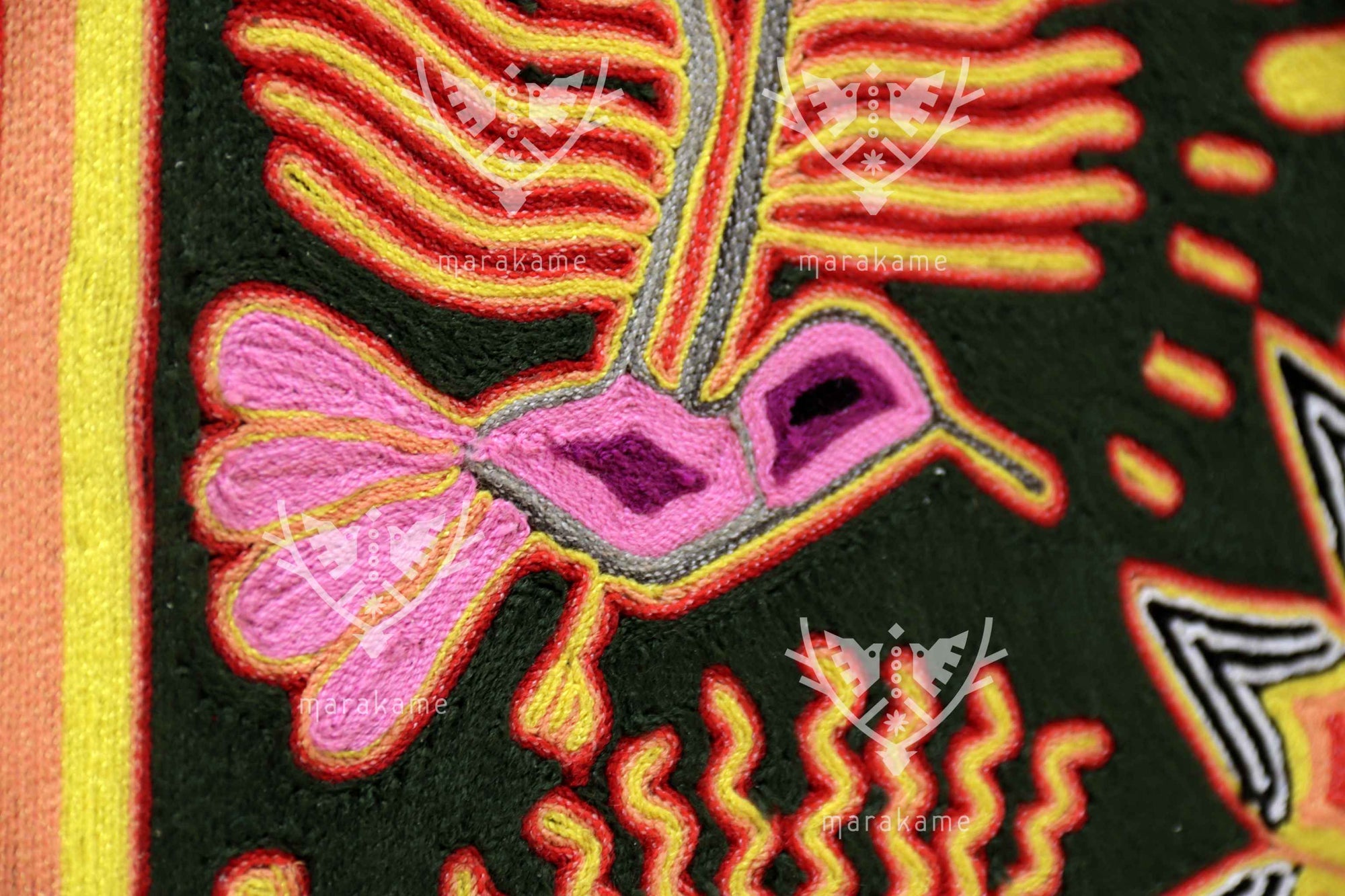 Nierika de Estambre Cuadro Huichol - Takutsi Nakawé - Madre creadora - 122 x 94 cm. - 2025