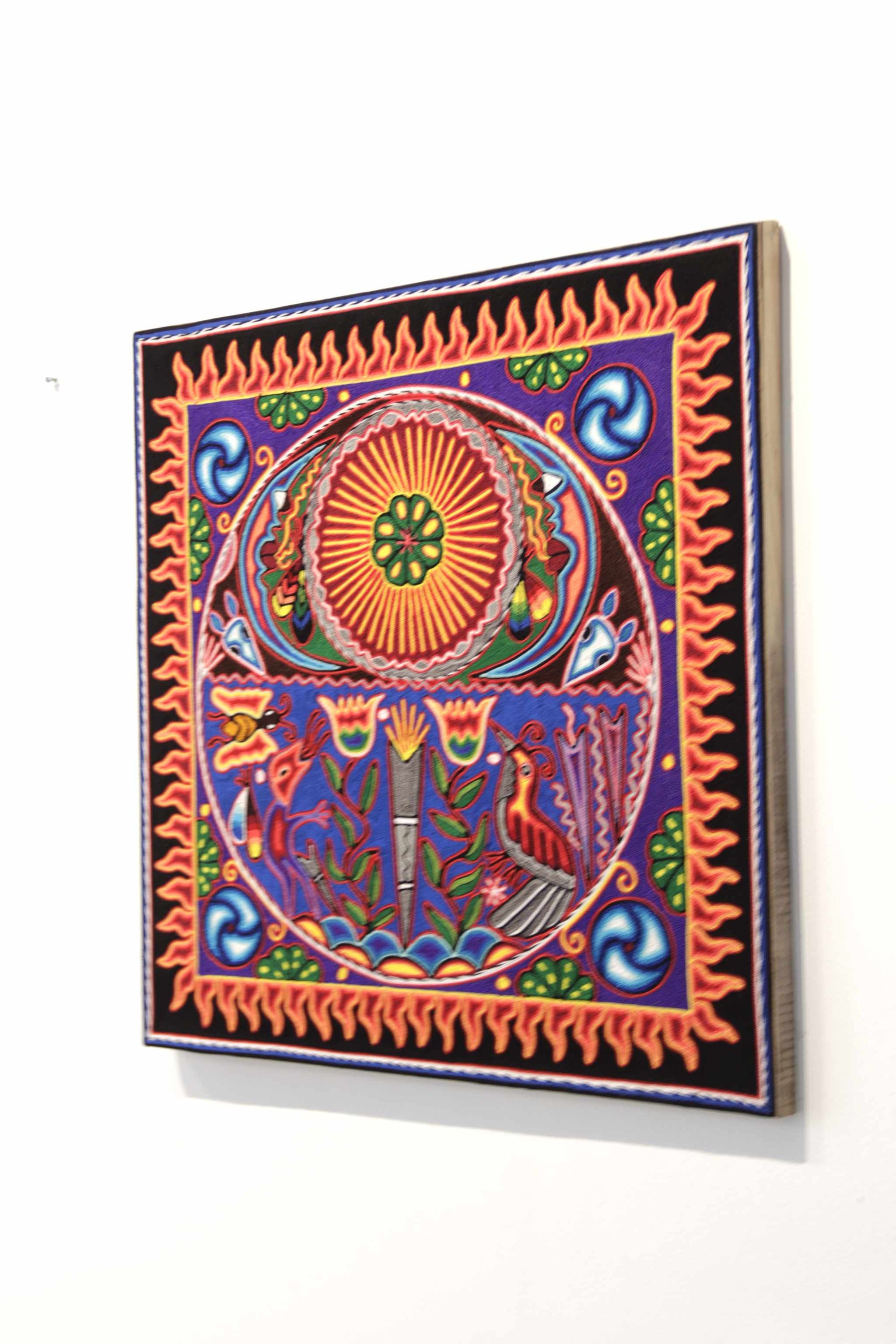 Nierika de Estambre Cuadro Huichol - El abuelo fuego - 60 x 60 cm. - 2025