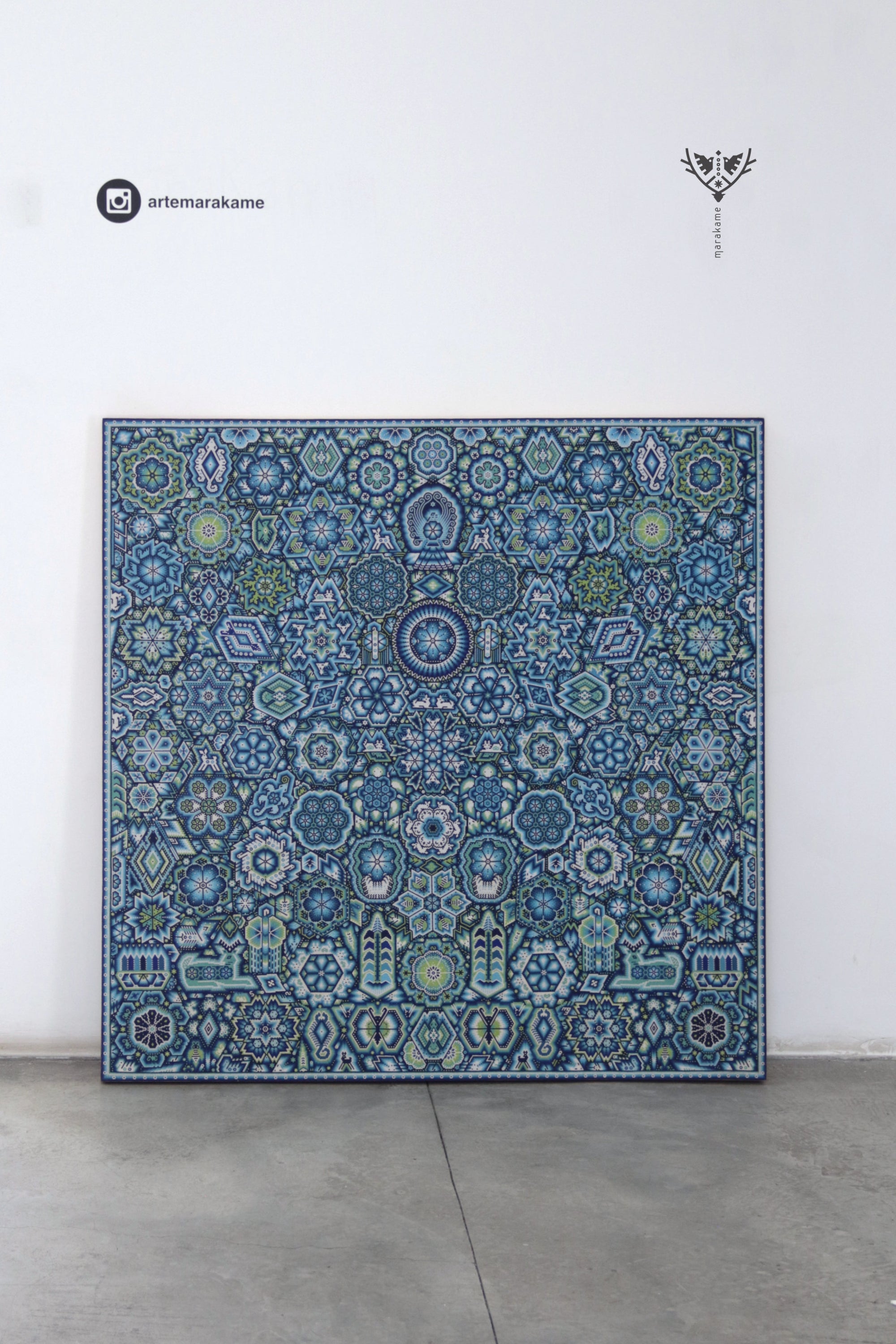 Nierika de Chaquira Huichol Painting - Niwetsika Tatei Yuimari - Diejenige, die aus dem Mutterkorn erblüht - 120 x 120 cm.
