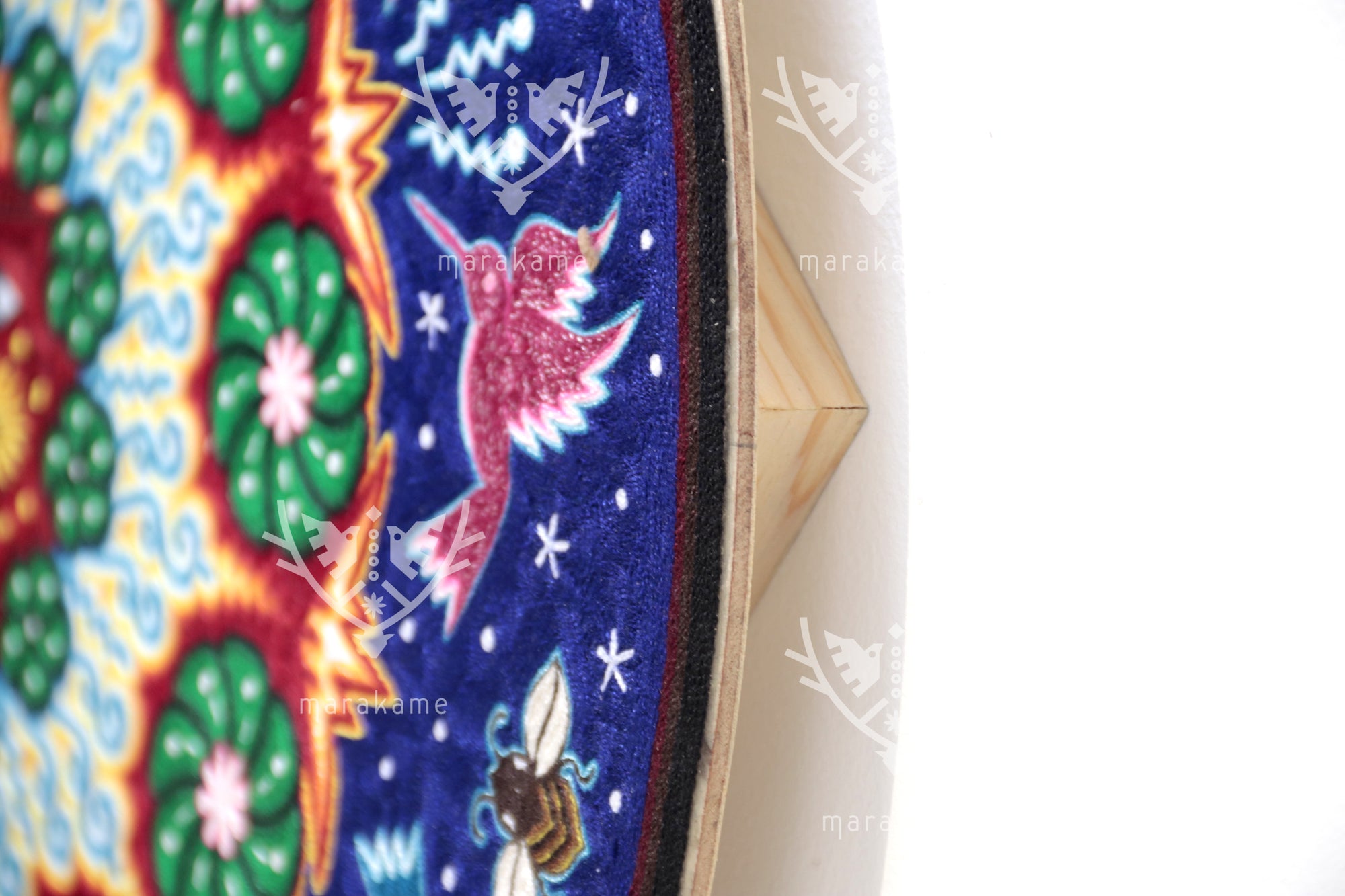 Nierika de Estambre fino Círculo Huichol - Tatéi Yurienaka - Nuestra Madre Tierra - 60 cm.