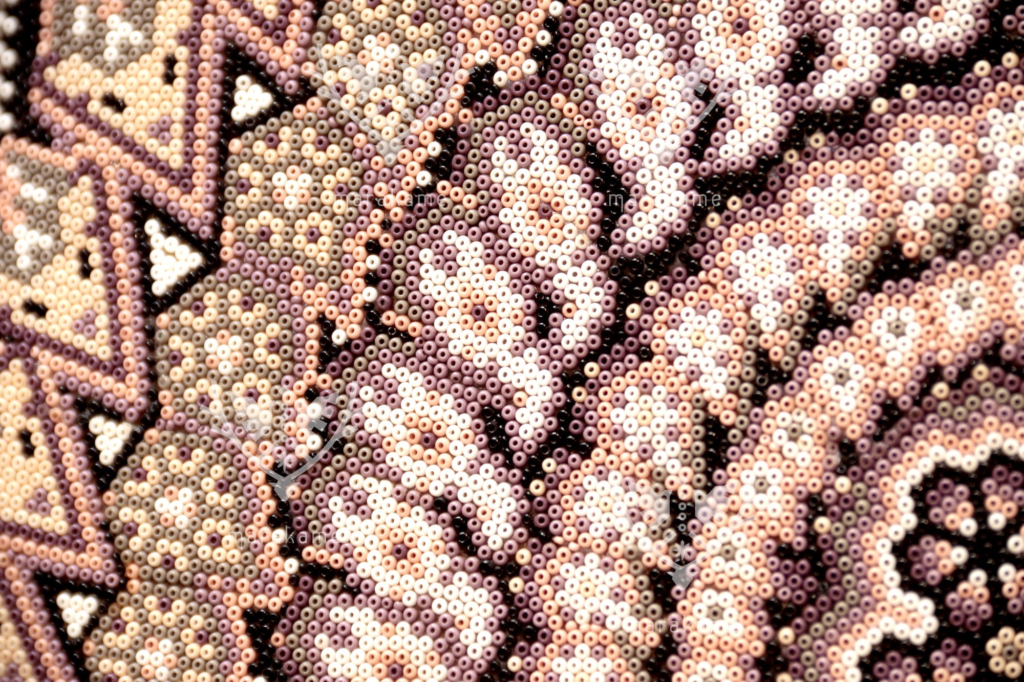 Nierika de Chaquira Círculo Huichol - Flor floreando - Tuutú - 80 cm. 31.4 in.