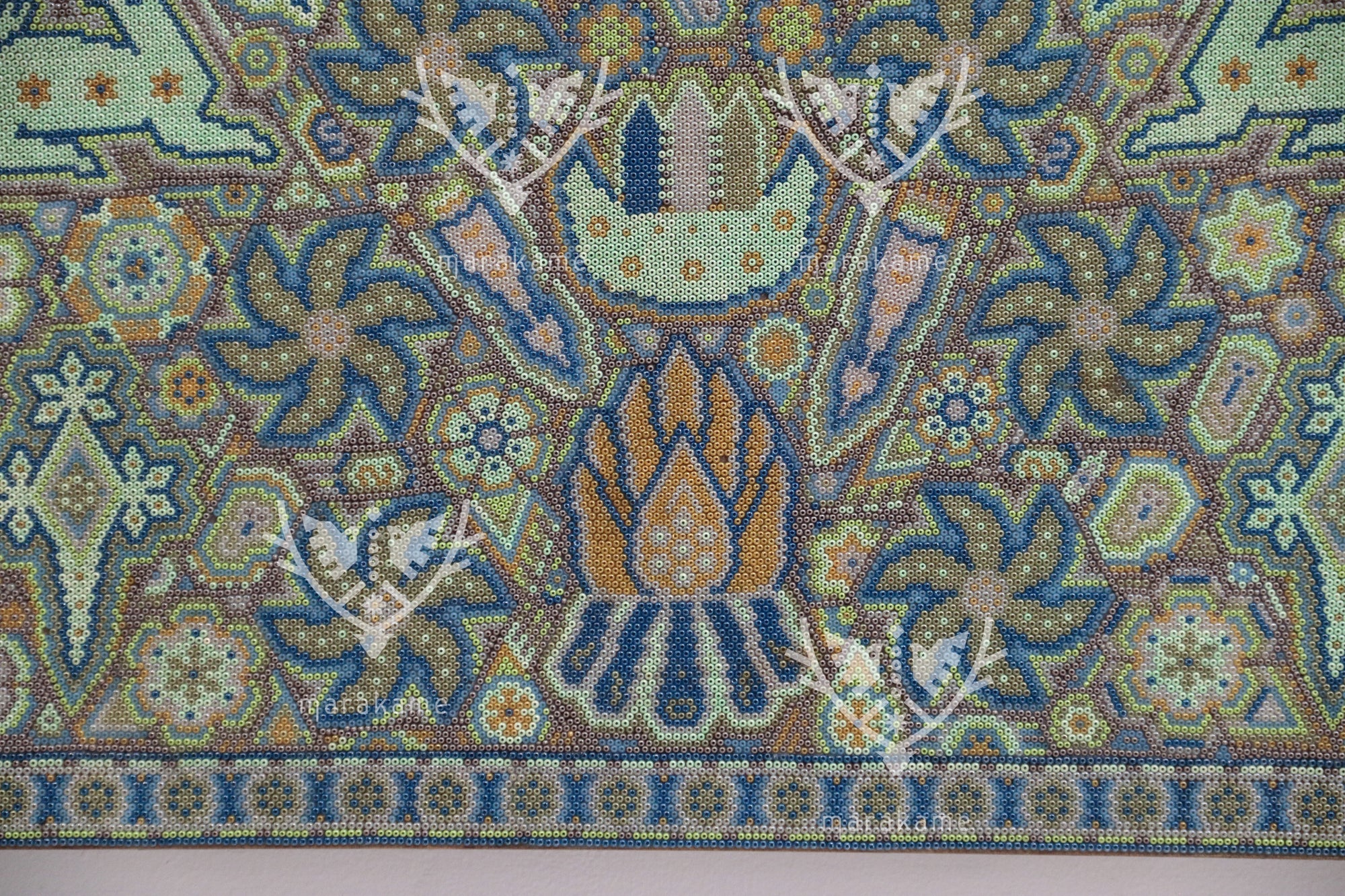 Nierika de Chaquira Huichol Gemälde - Tau Nierika Yeyari - Derjenige, der mit dem Antlitz der Sonne sieht - 120 x 60 cm.