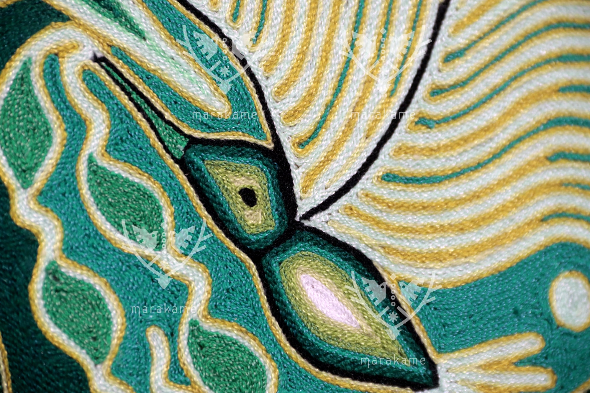 Nierika de Estambre Cuadro Huichol - Tamatsi Kauyumarie - 120 x 60 cm.
