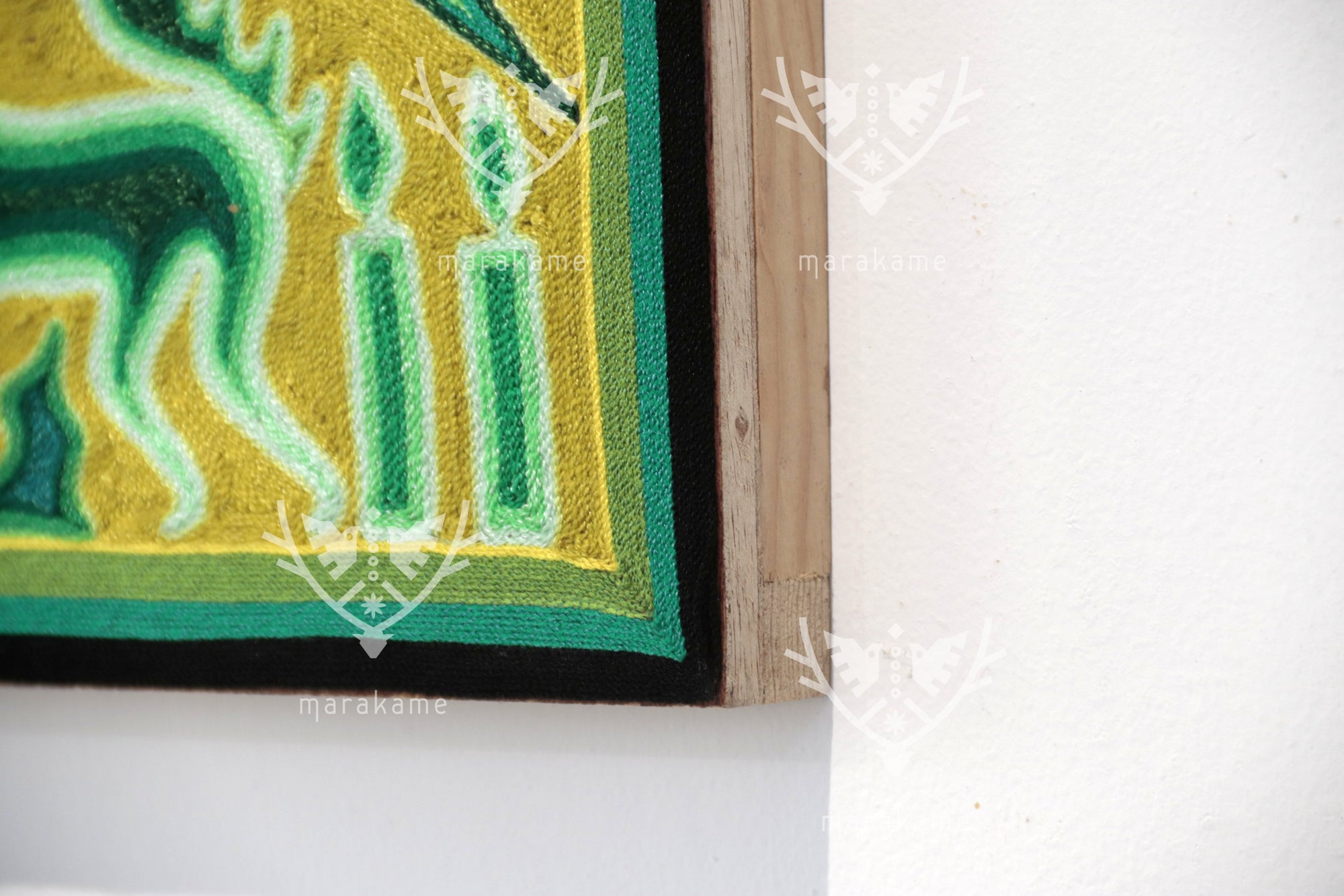 Nierika de Estambre Cuadro Huichol - Tamatsi Kauyumarie - 120 x 60 cm.