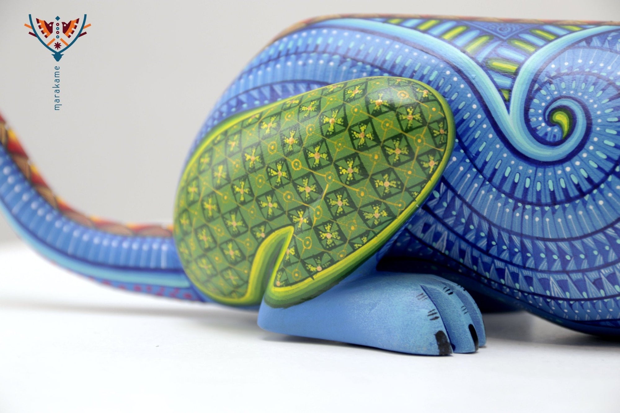 Alebrije - Perro acostado - Arte Huichol - Marakame