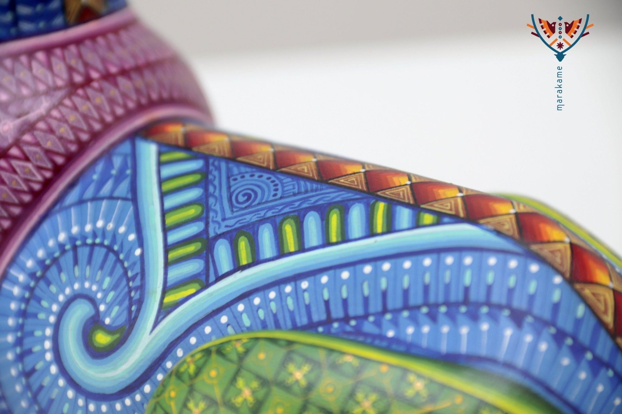 Alebrije - Perro acostado - Arte Huichol - Marakame
