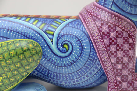 Alebrije - Perro acostado - Arte Huichol - Marakame