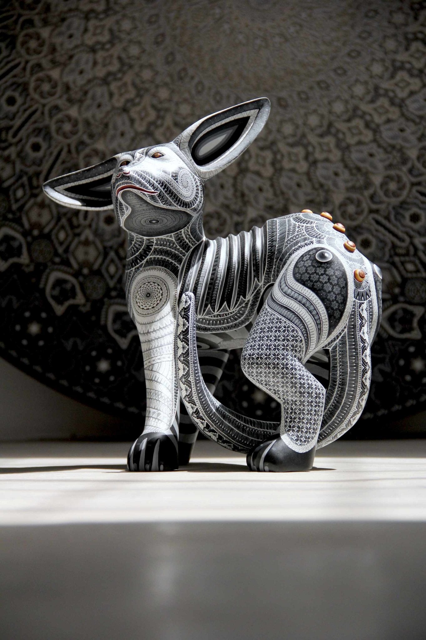 Hund Alebrije – Biní xcustiá – Huichol-Kunst – Marakame
