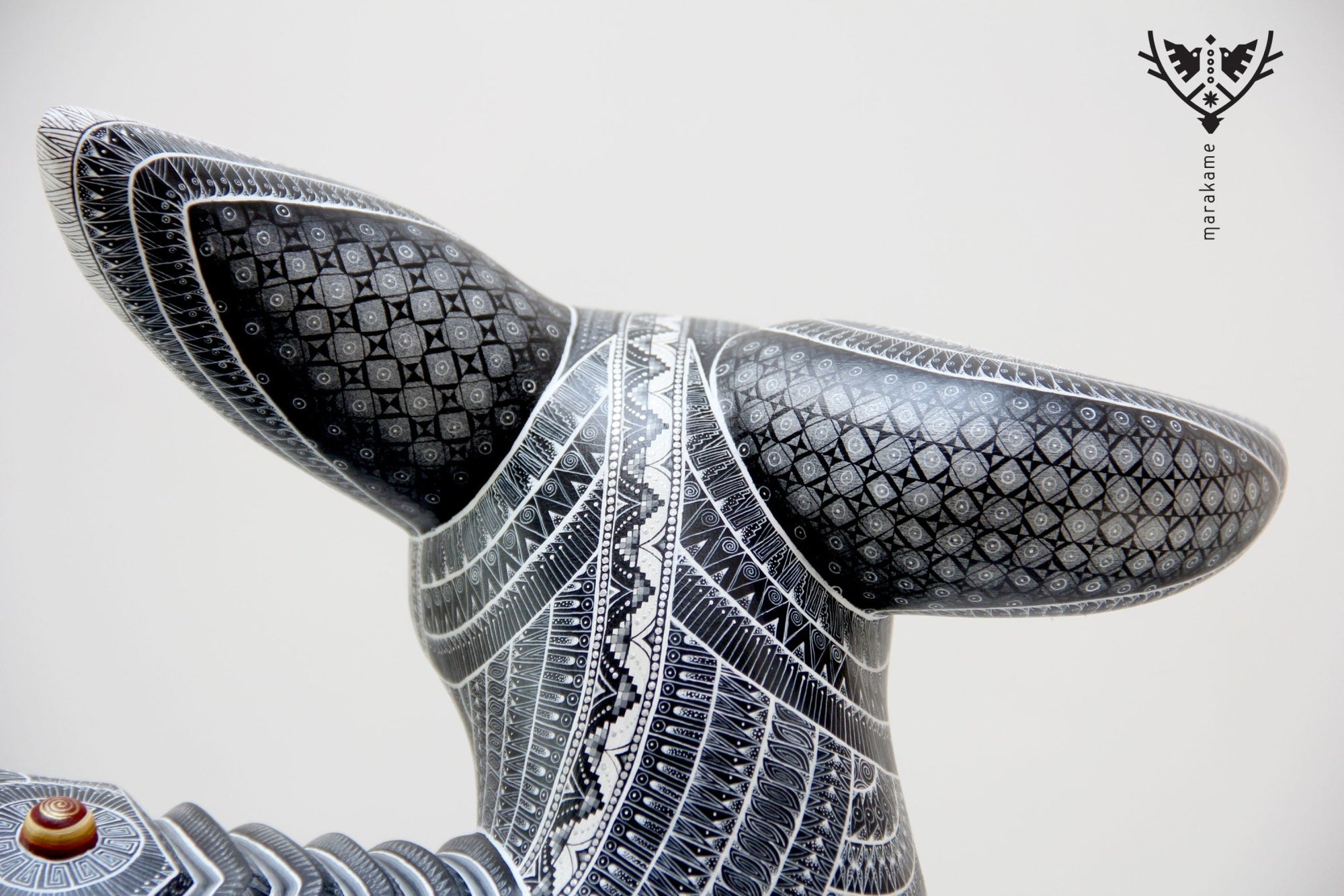 Hund Alebrije – Biní xcustiá – Huichol-Kunst – Marakame