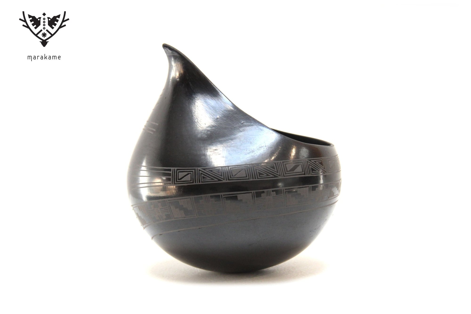 Mata Ortiz Keramik – Kleines schwarzes Stück – Huichol-Kunst – Marakame