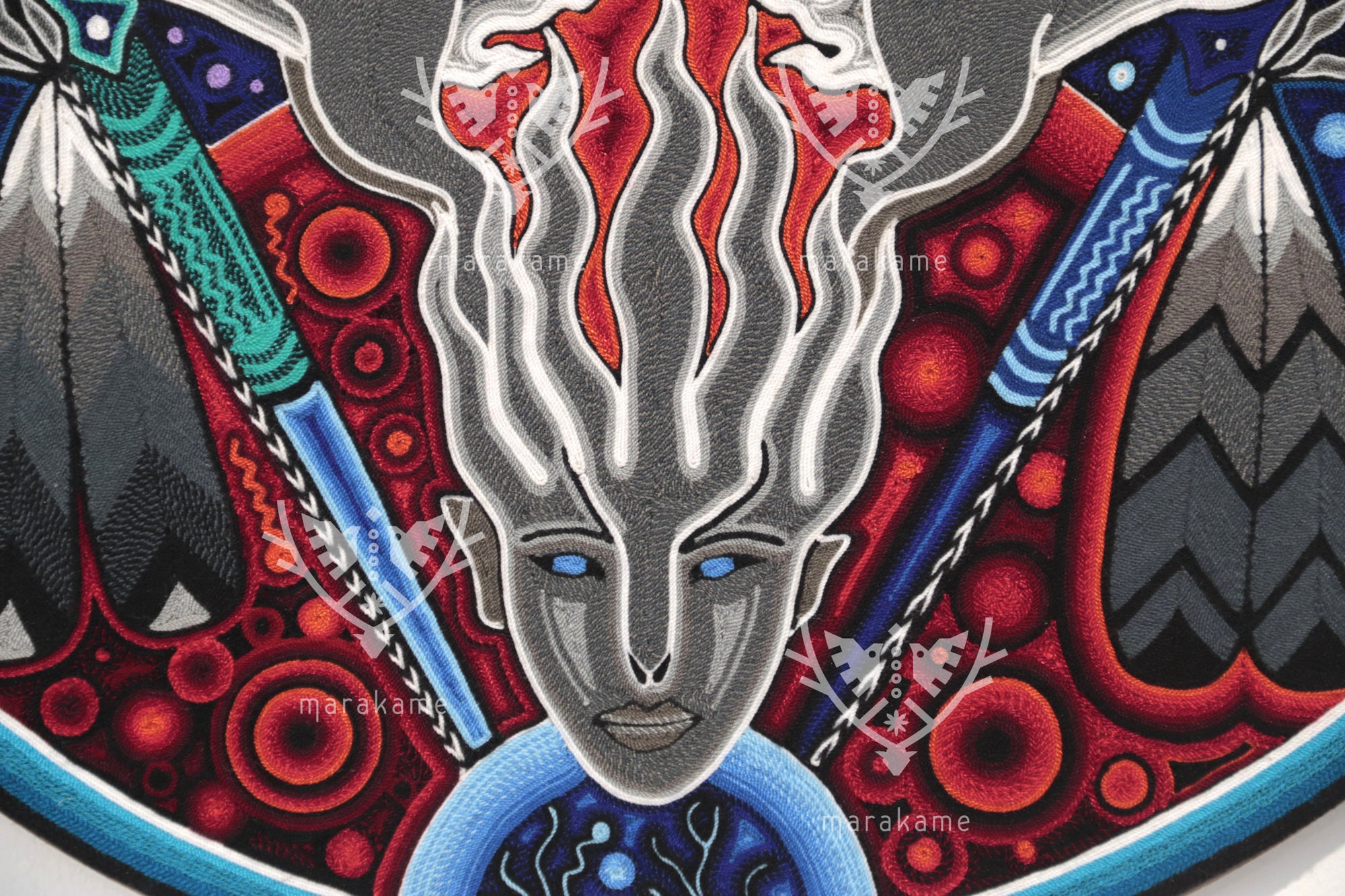 Nierika de Estambre fino Circulo Huichol - Maxakwaxi – El Ancestro Hombre Venado - 60 cm.