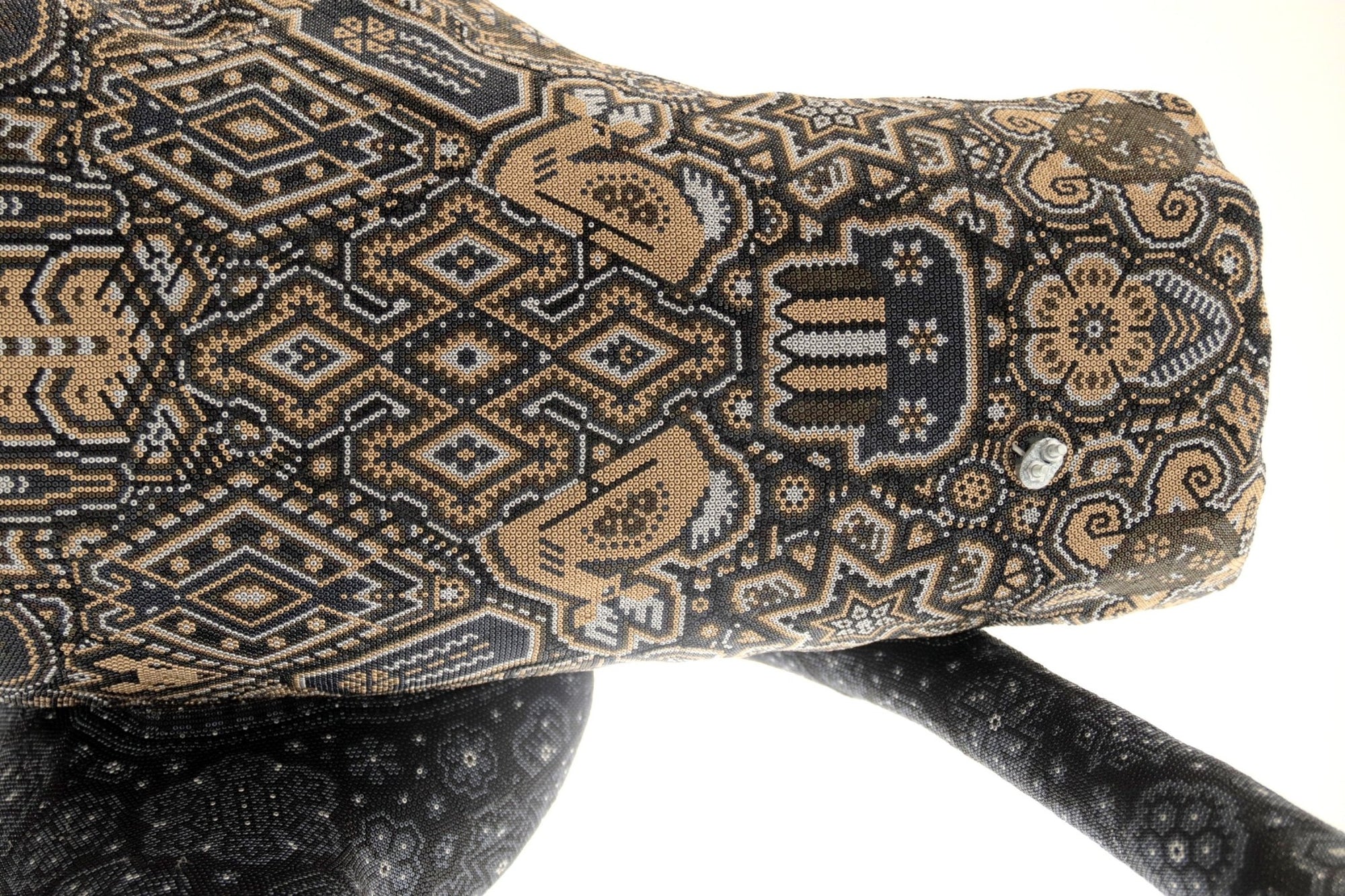 Escultura Arte Huichol - Jaguar en tronco - Ewatame - Arte Marakame