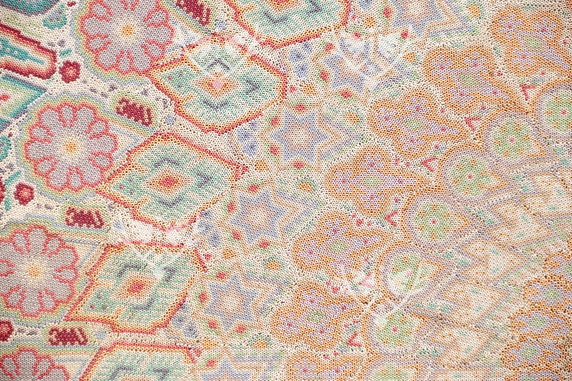 Nierika vom Chaquira Huichol Circle – Maku tusá – Weiße Erde von Wirikuta – 120 cm. - Huichol-Kunst - Marakame