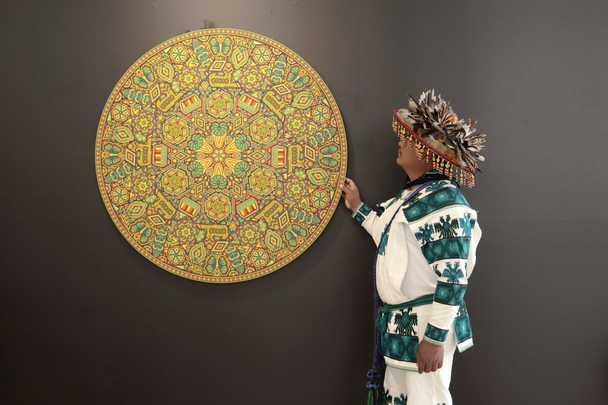 Nierika de Chaquira Huichol Circle - Mara niwemama - Family of large, tall, knowledgeable peyotes - 120 cm. - 2025 - Marakame Art
