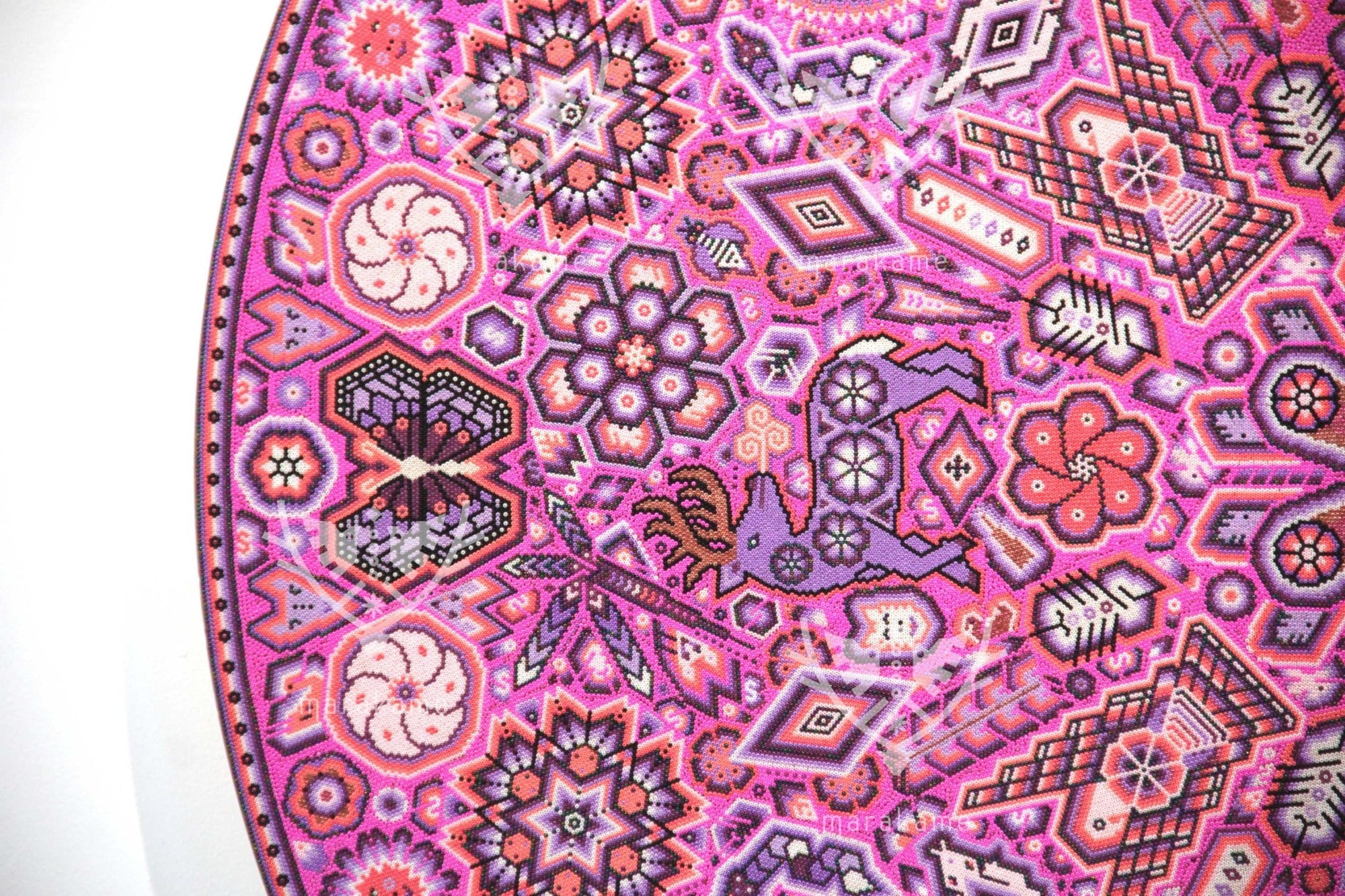 Prevendita - Nierika de Chaquira Huichol Circle - Tuutú muwieri Wirikuta - Peyote piumato proveniente dal luogo sacro dove nasce il peyote - 120 cm. - Arte Huichol - Marakame