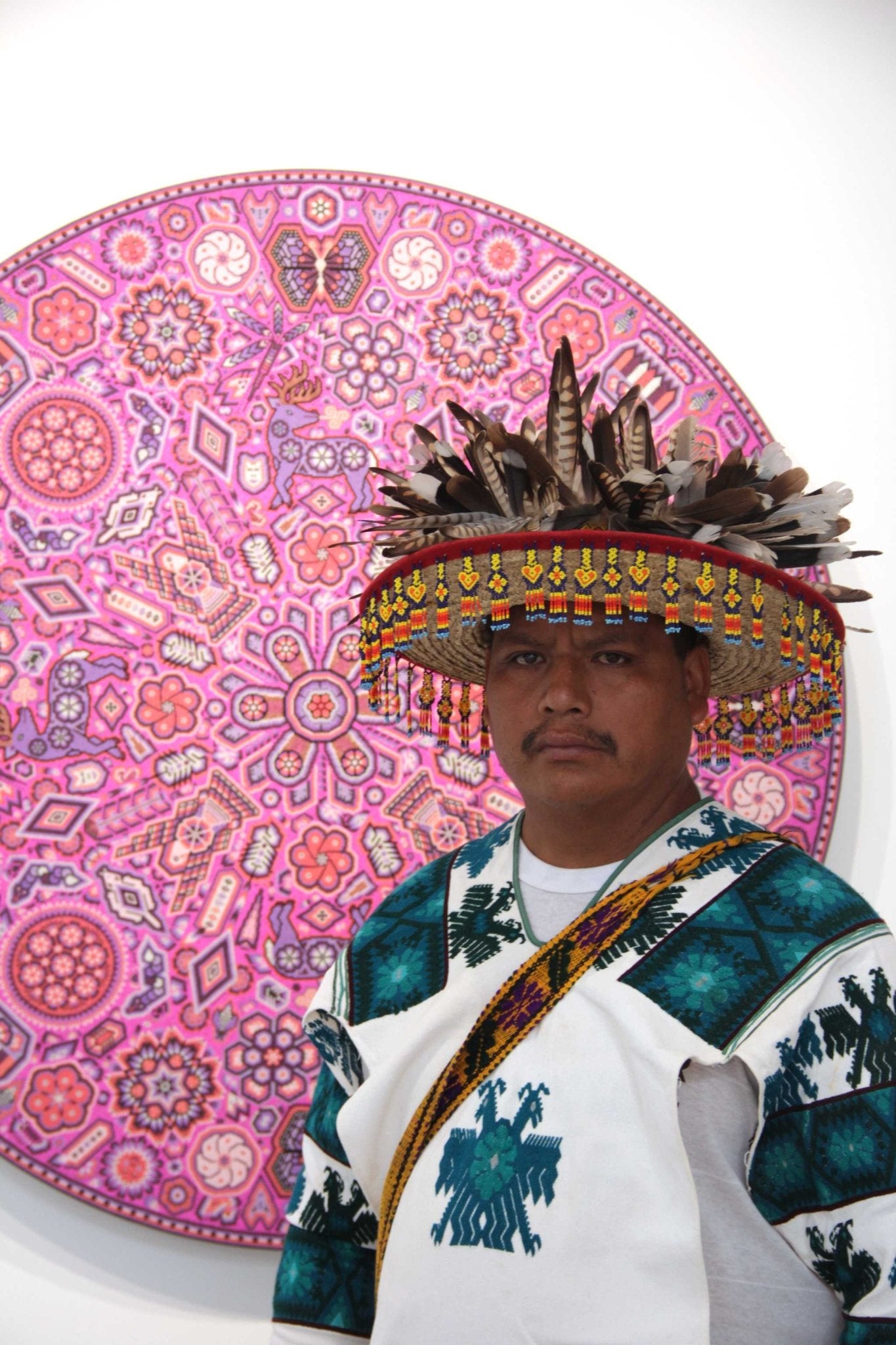 Prevendita - Nierika de Chaquira Huichol Circle - Tuutú muwieri Wirikuta - Peyote piumato proveniente dal luogo sacro dove nasce il peyote - 120 cm. - Arte Huichol - Marakame