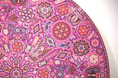 Prevendita - Nierika de Chaquira Huichol Circle - Tuutú muwieri Wirikuta - Peyote piumato proveniente dal luogo sacro dove nasce il peyote - 120 cm. - Arte Huichol - Marakame