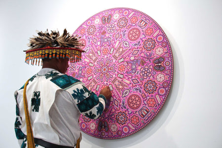 Prevendita - Nierika de Chaquira Huichol Circle - Tuutú muwieri Wirikuta - Peyote piumato proveniente dal luogo sacro dove nasce il peyote - 120 cm. - Arte Huichol - Marakame