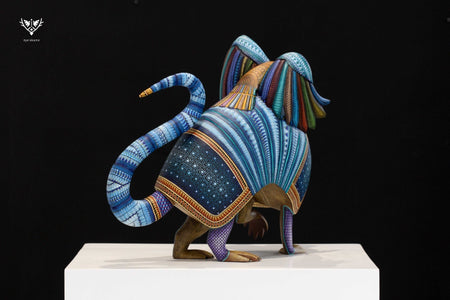 Alebrije - Armadillo con búho - Arte Huichol - Marakame