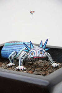 Alebrije - Axolotl - Huichol Art - マラカメ
