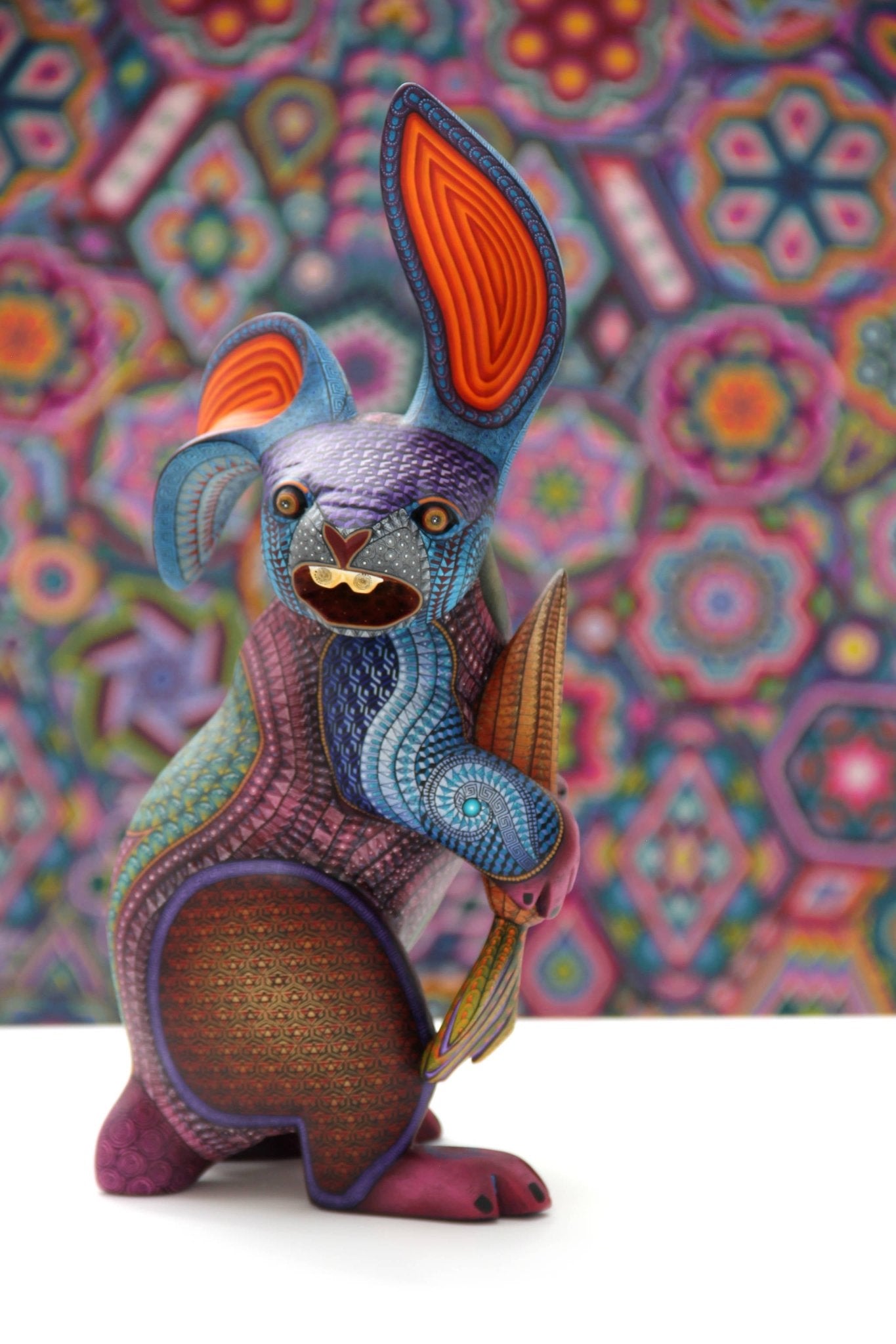 Alebrije - Kaninchen mit Karotte - Huichol Art - Marakame