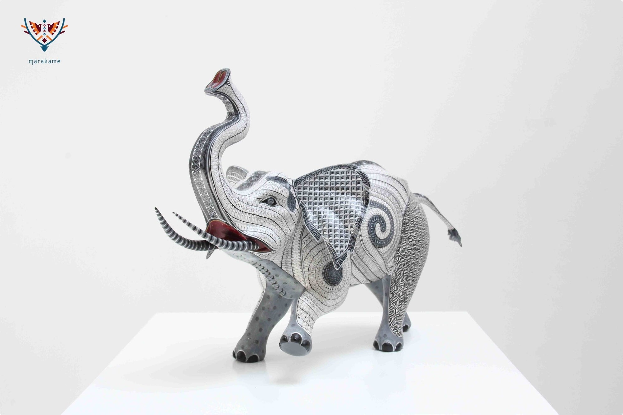 Alebrije - Elefante Huaniisi - Arte Huichol - Marakame