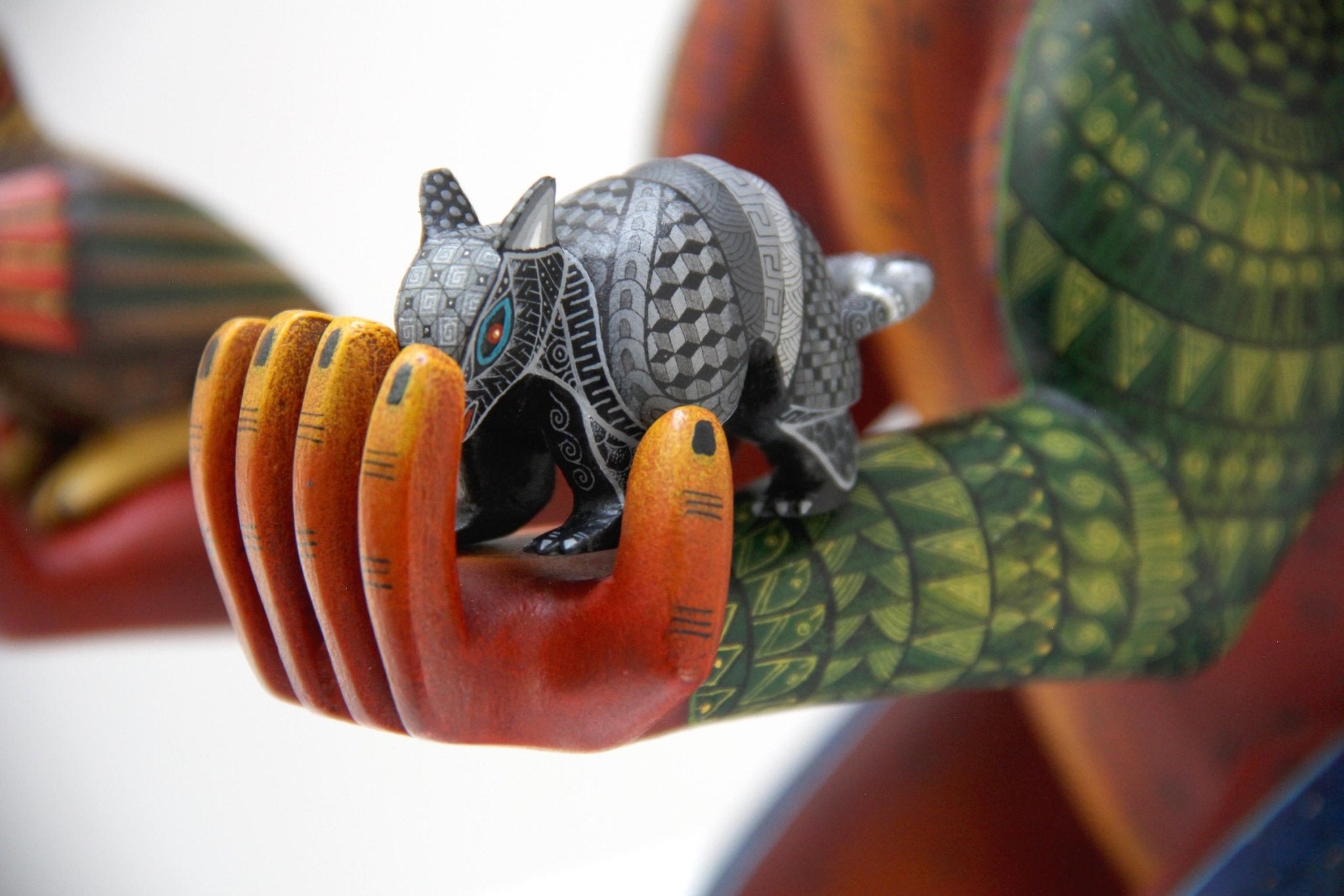 Alebrije - Fusión Chango Armadillo Quetzalcoatl con nahuales - Arte Huichol - Marakame