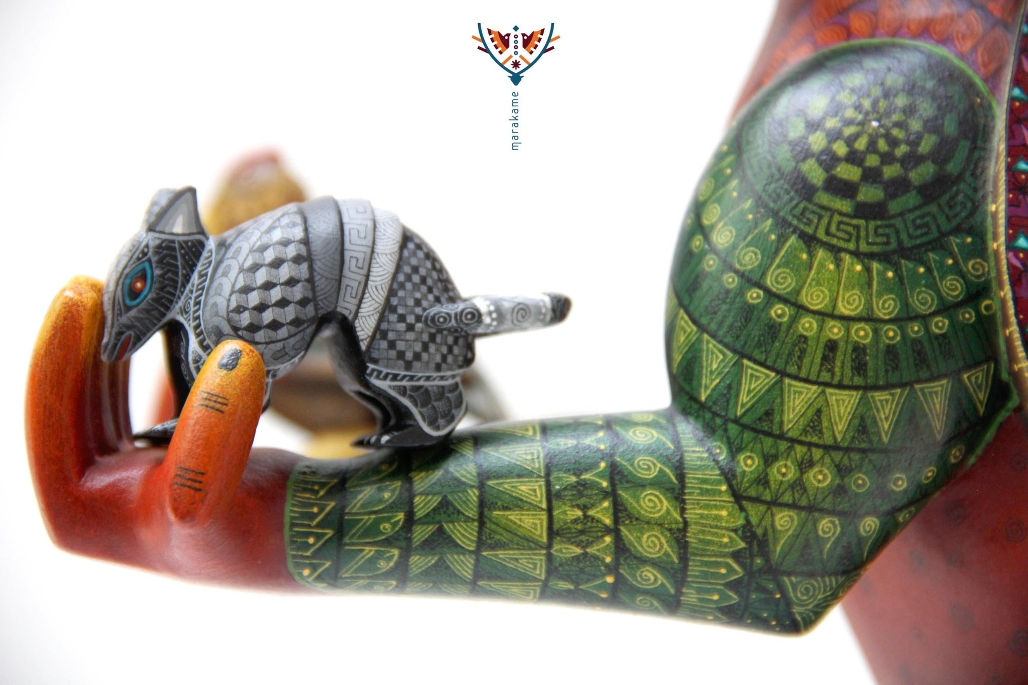 Alebrije - Fusión Chango Armadillo Quetzalcoatl con nahuales - Arte Huichol - Marakame