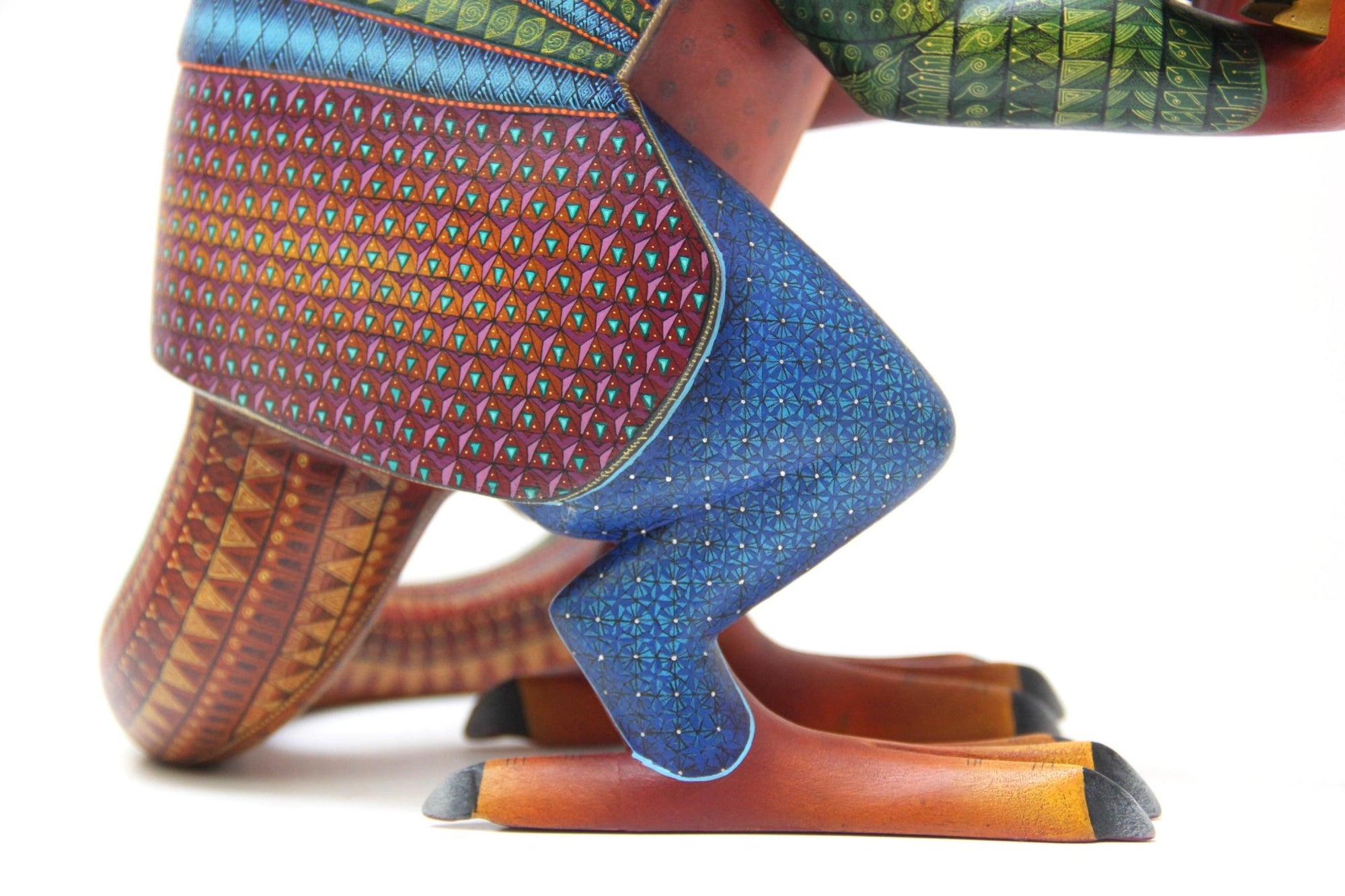 Alebrije - Fusión Chango Armadillo Quetzalcoatl con nahuales - Arte Huichol - Marakame