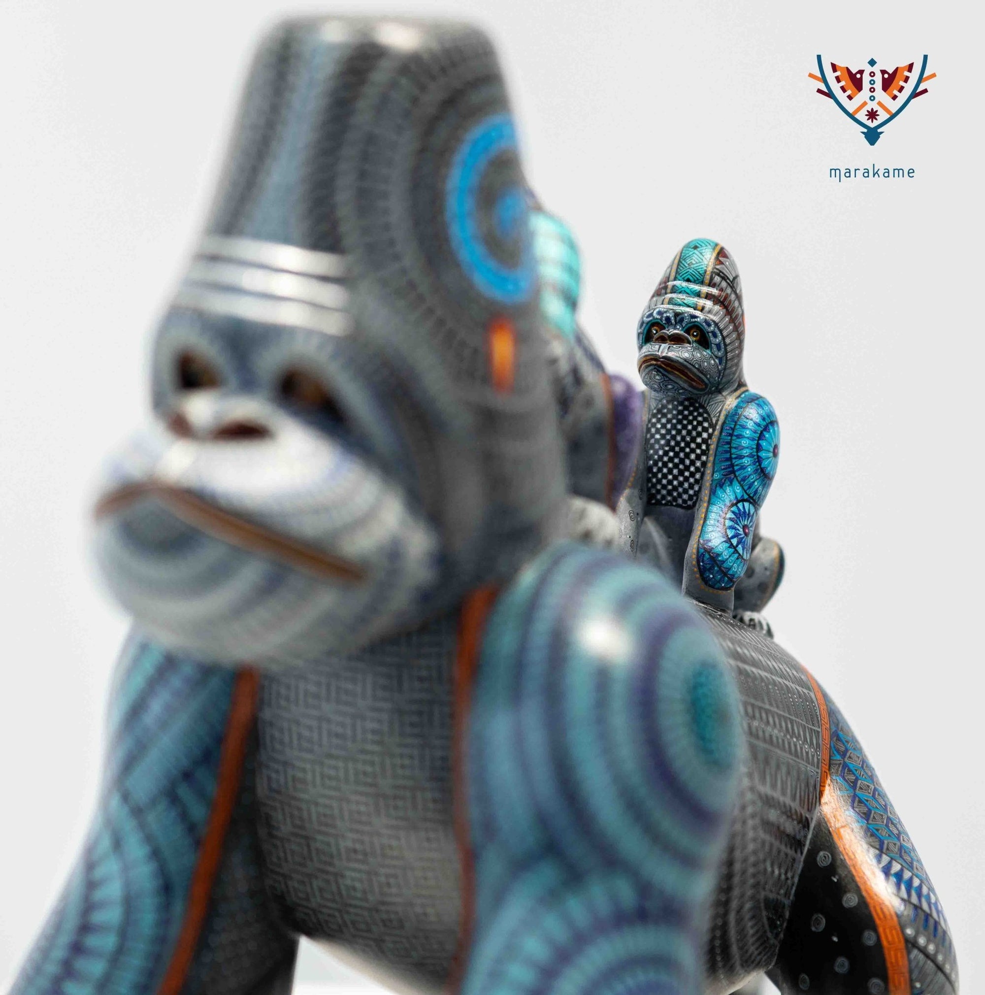 Alebrije Gorilla with babies - Amá mashin - Huichol art - Marakame