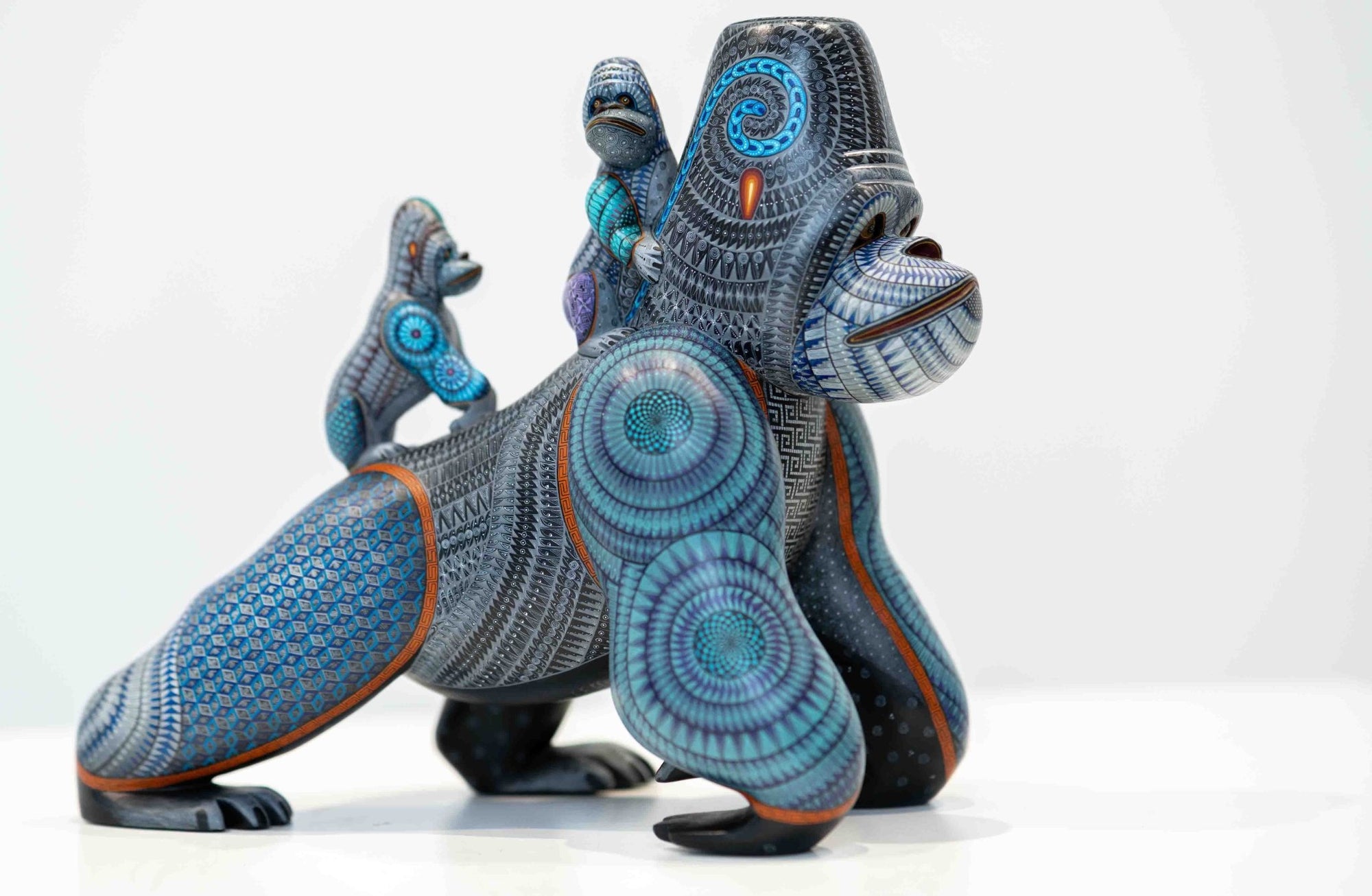 Alebrije Gorille avec des bébés - Amá mashin - Art Huichol - Marakame