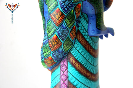 Alebrije - Pangolin on trunk I - Huichol Art - Marakame