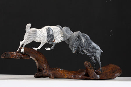 Alebrije - Cimarrones Fight - Huichol Art - Marakame