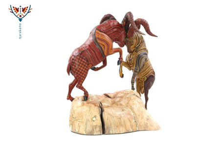 Alebrije - Kampf der Cimarrones - Huichol Art - Marakame