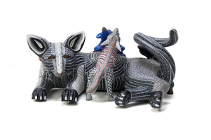 Alebrije - Hund mit Welpen - Amá Bekw' - Huichol-Kunst - Marakame