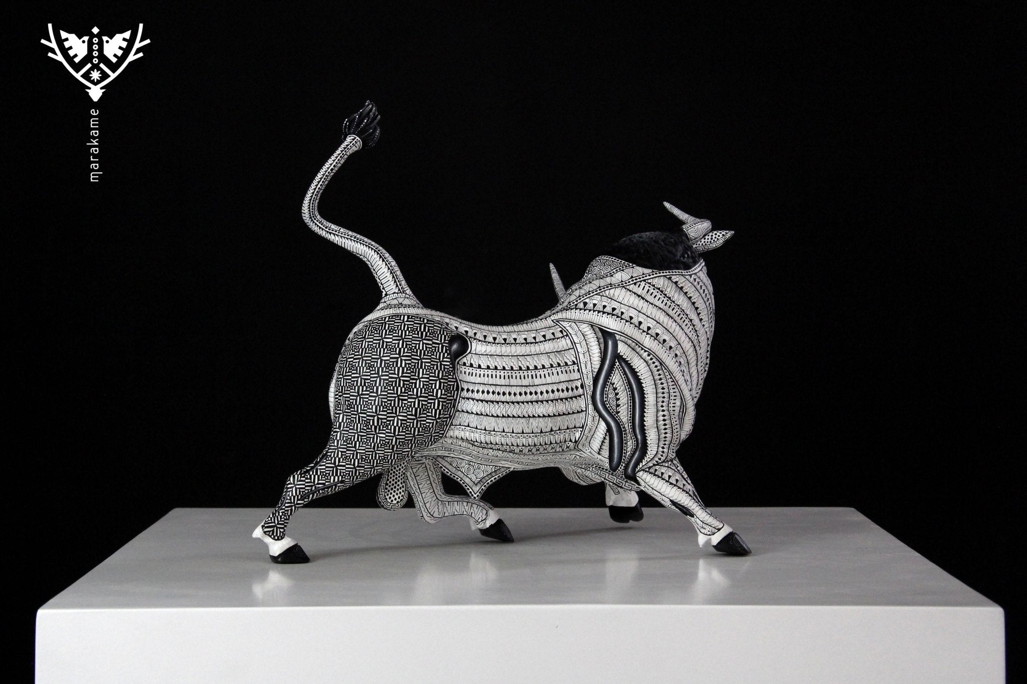 Alebrije Bull-Raca naduxhu'-Huichol art-Marakame