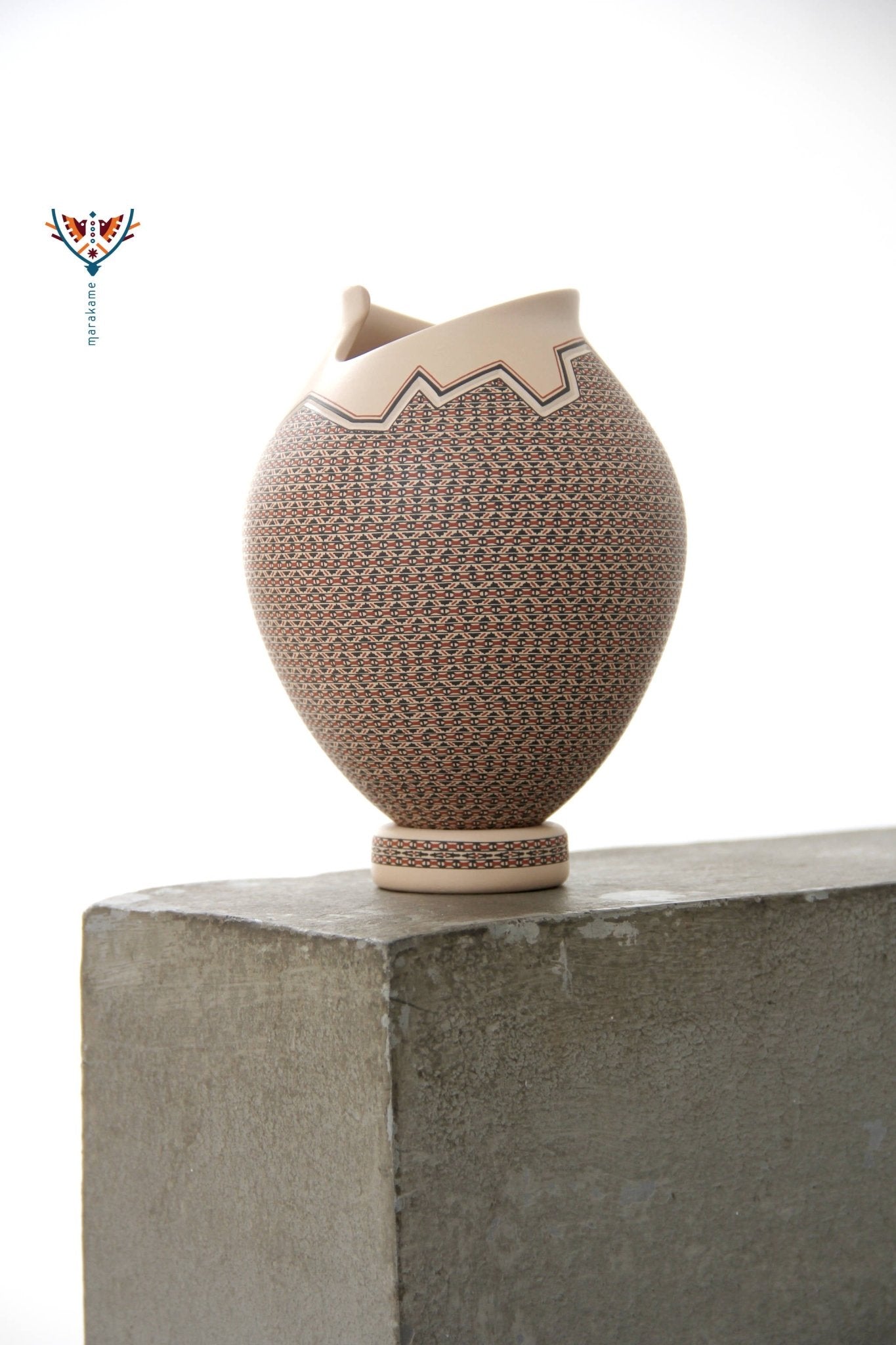 Mata Ortiz Ceramics - Curves - Fine Painted - Huichol Art - Marakame